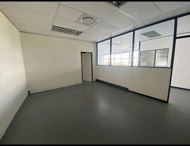 114M² OFFICE TO LET IN BROOKLYN